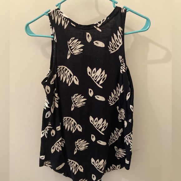 Loft Linen Tank - Picture 3 of 3